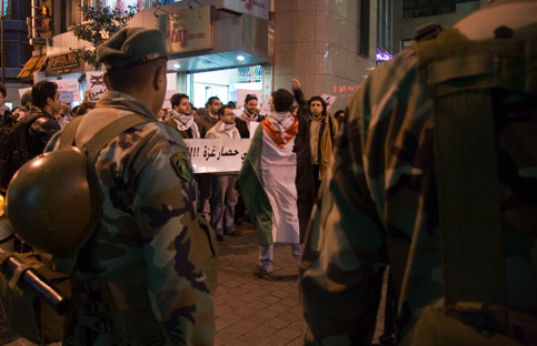 Palestinians in Lebanon seek right of return